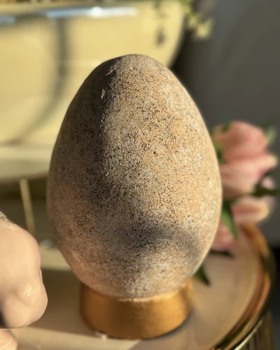 Pastel stone egg 